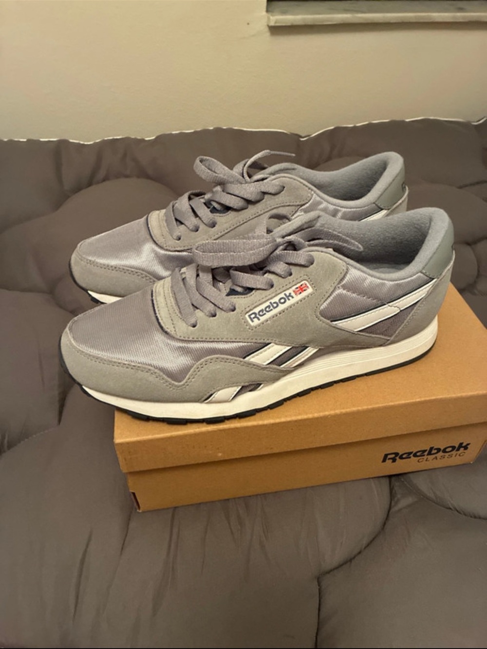 Reebok Men's Gray Classic Lightweight Sneakers